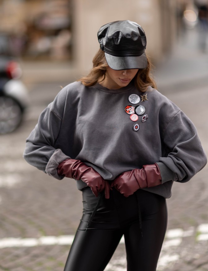 SOUVENIR FELPA  GUANTI SPILLE