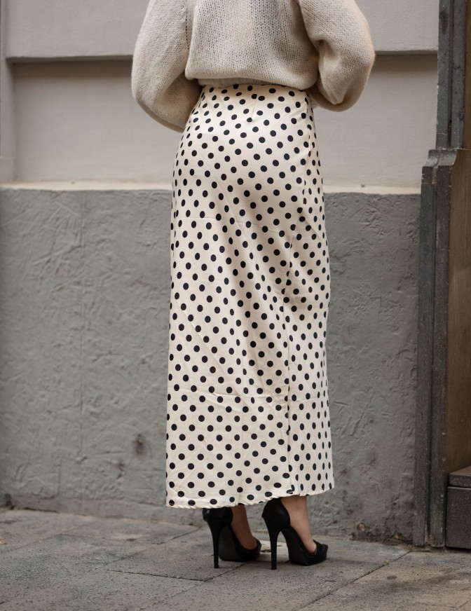 ONLY GONNA  LUNGA POIS