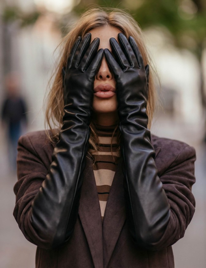 VICOLO GUANTI  LUNGO